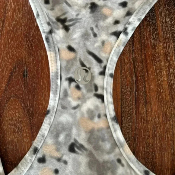 Lululemon “Not So Petite Fleur Silver Spoon” Racerback Size 6-8 - Picture 3 of 3